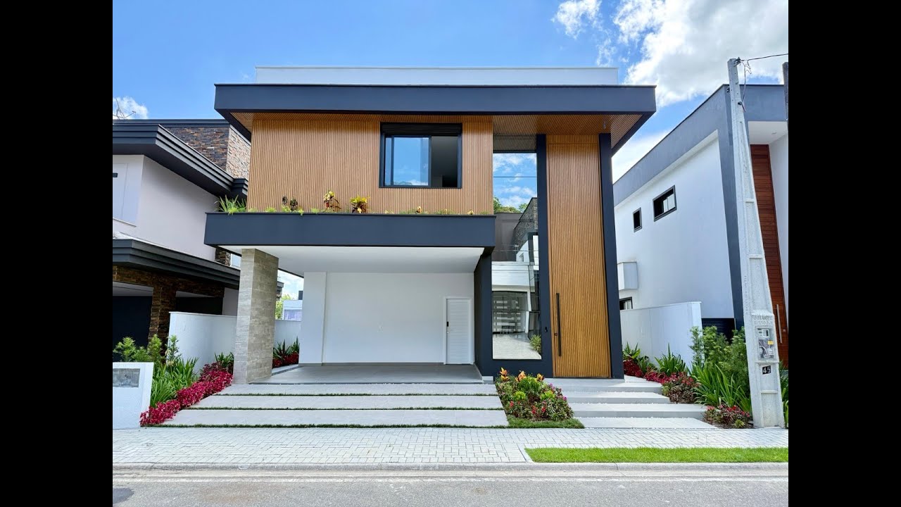 Casa Alto Padrão à venda em Condomínio Fechado, 3 Suítes com closet, 2 Vagas, 253 m²  - Joinville