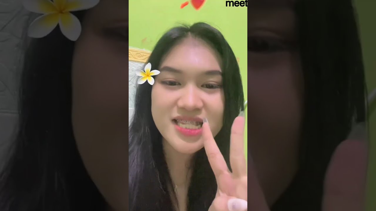 Daily activity: 2 cewek ini lagi gembira dan ceria guys