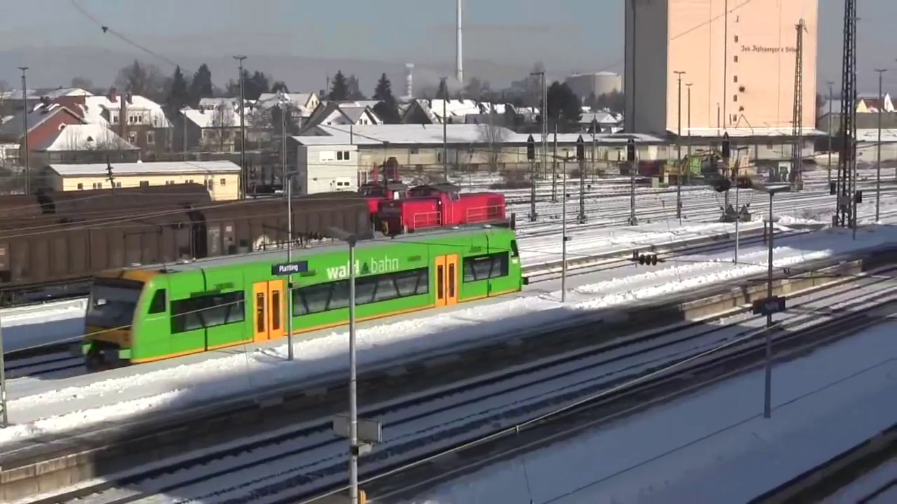 Plattling 14.12.2012 mit ICE, agilis, RE/RB/Waldbahn, Güterzügen und Rangierarbeiten
