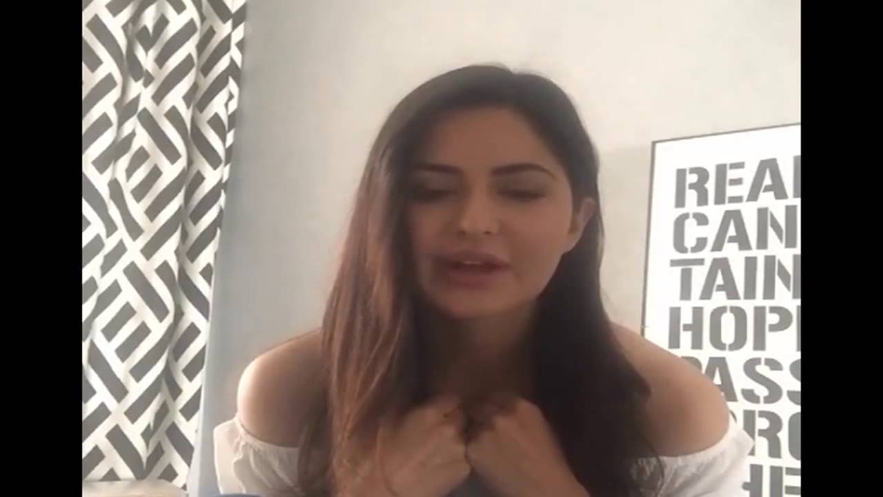 Katrina Kaif FIRST Facebook LIVE chat