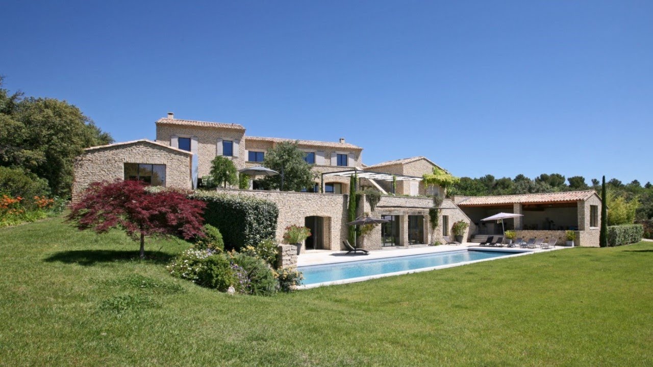 LOCATION 6-04 : GORDES, MAISON DE CARACTÈRE EN POSITION DOMINANTE AVEC VUE IMPRENABLE