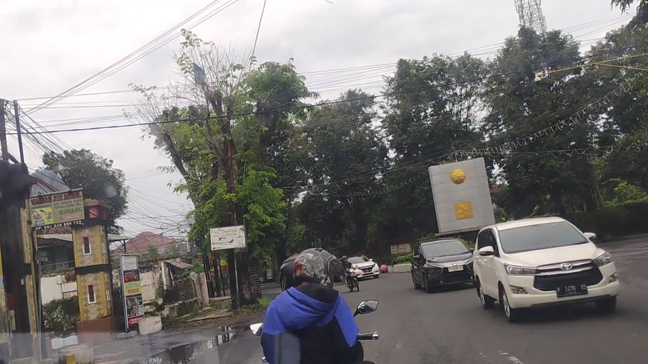Jalan raya Lemahbang Rogojampi 