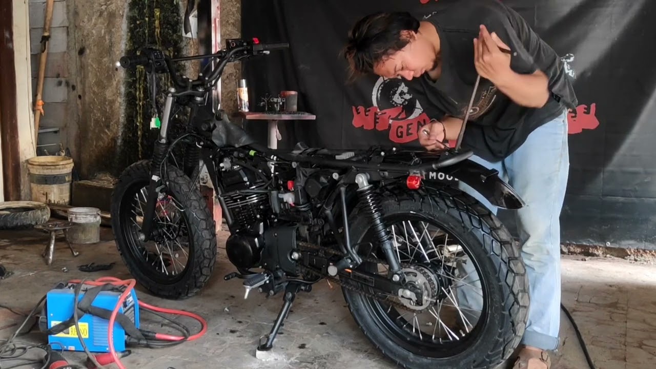 kawasaki w175 custom scrambler