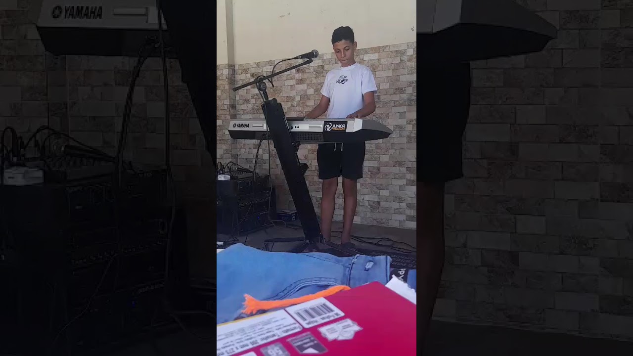 Gabriel dos teclados ao vivo