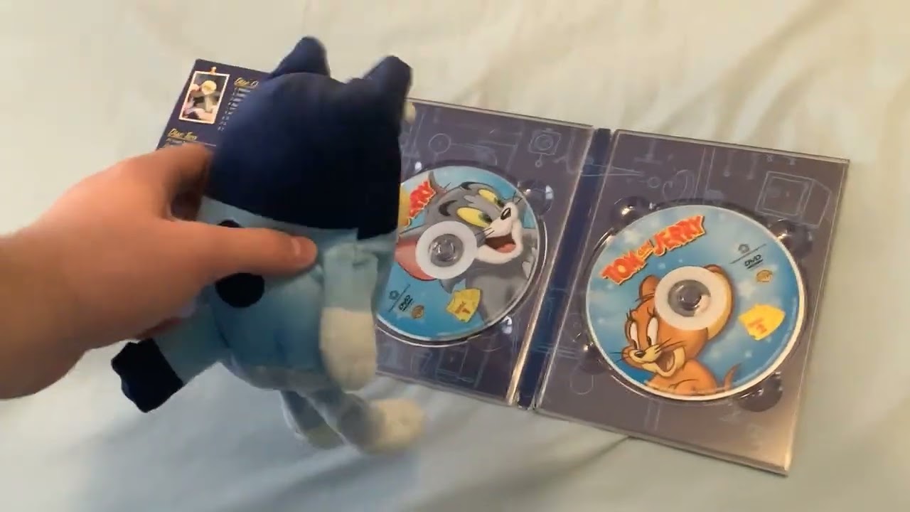 Bluey Watches The Warner Home Video Logo