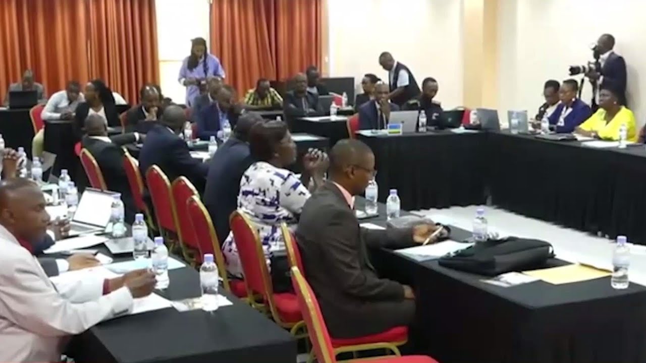 Bugesera: Abatuye mu mirenge ya sake na Jarama  ,bavuga ko bahendwa n’urugendo bakorera mumazi.