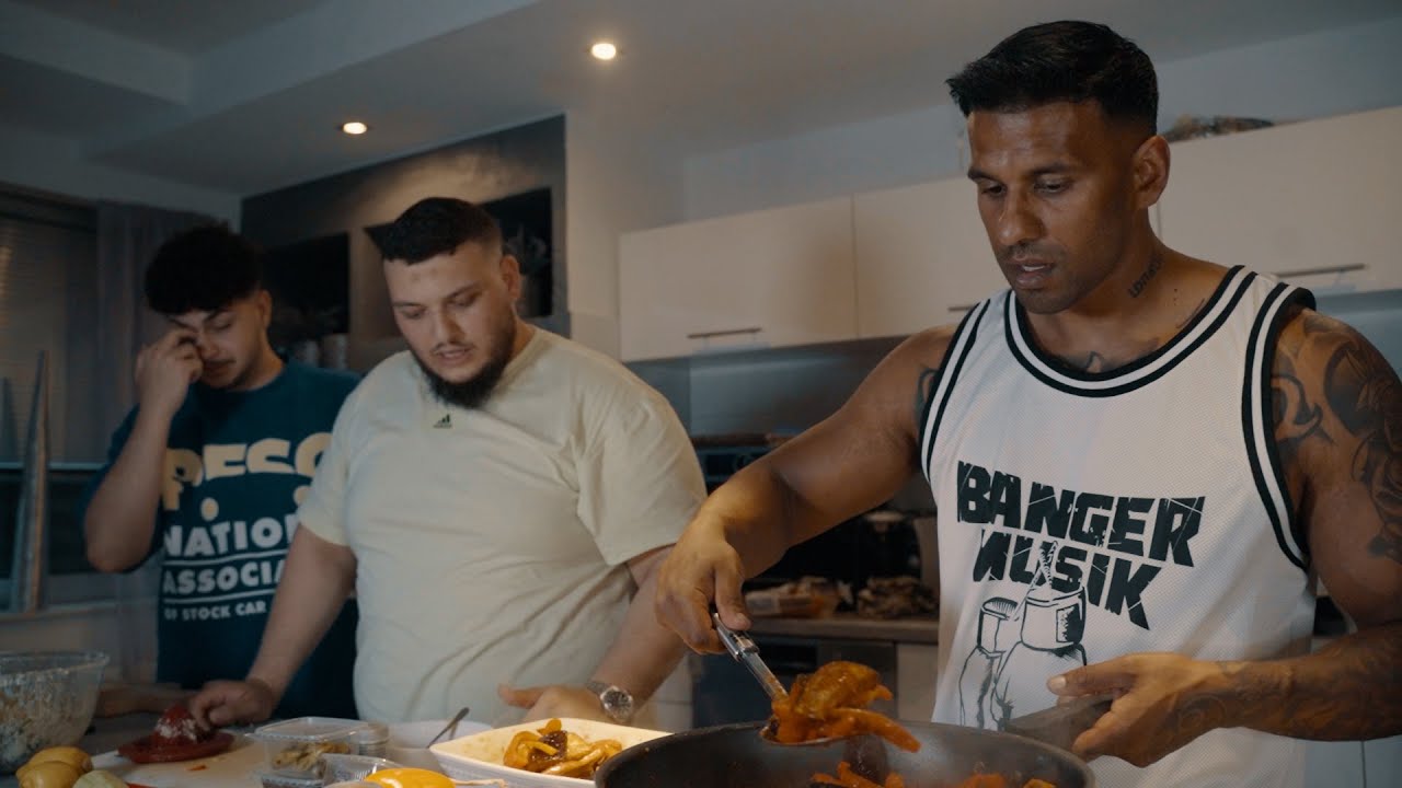 Wir backen die besten Hähnchen Schenkel mit AbuGoku & Rohat
