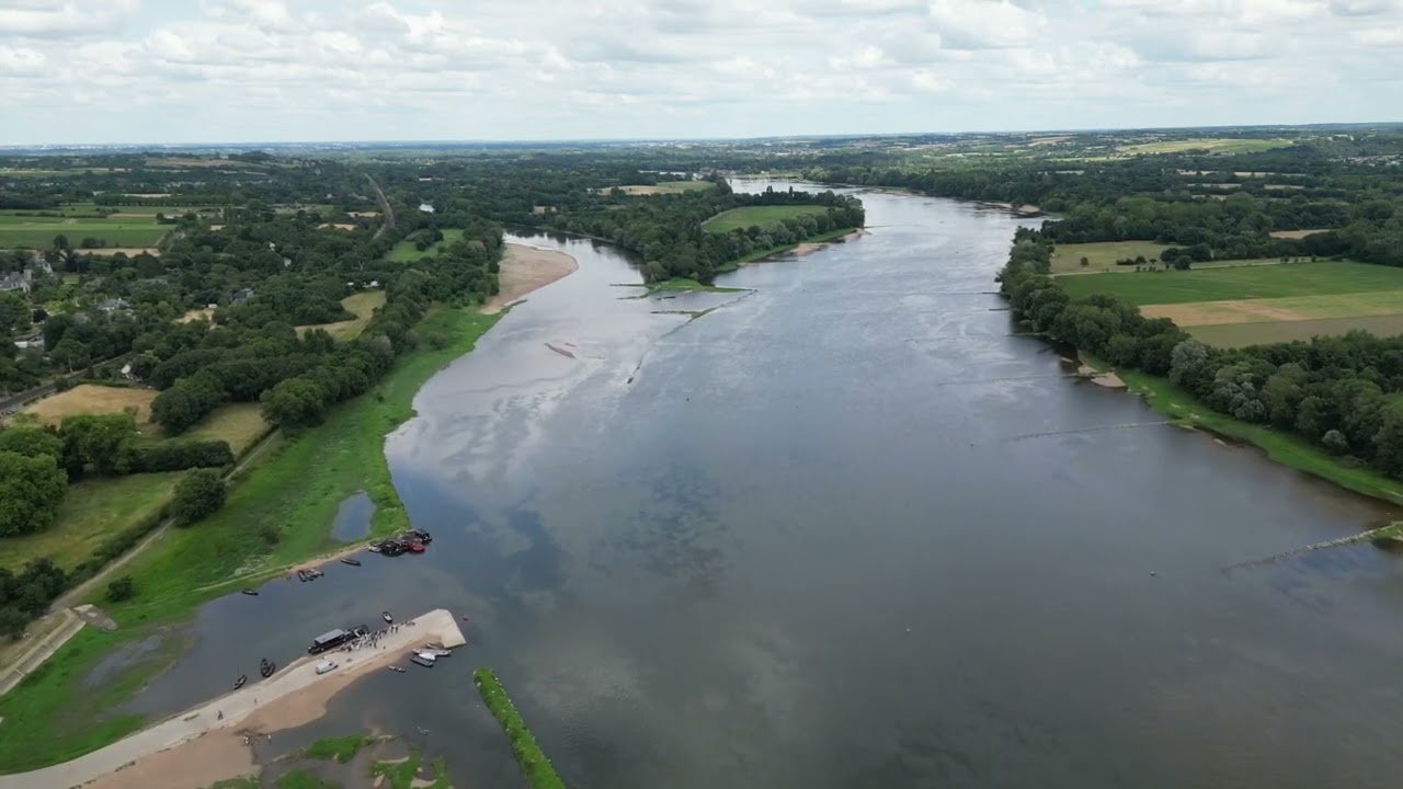 Drone au dessus de la Loire :la Possonnière