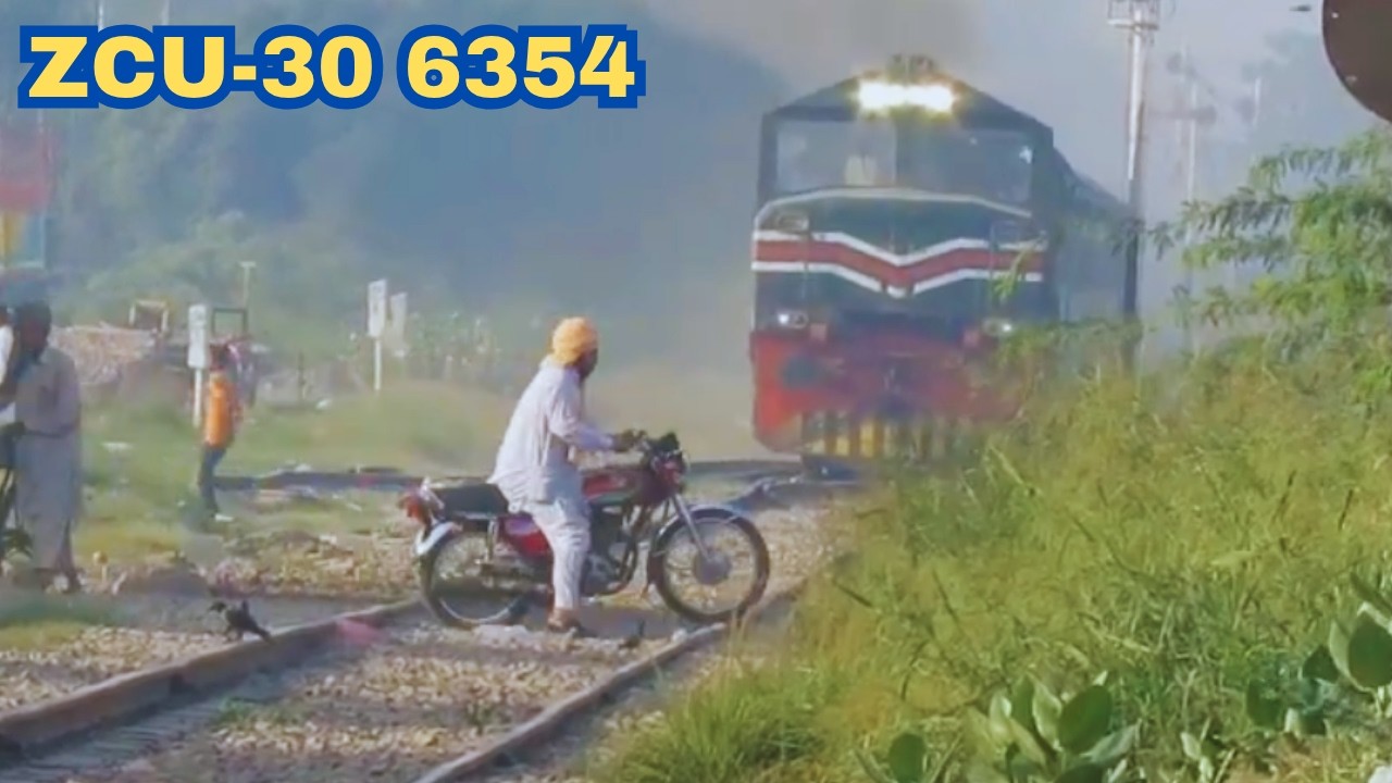 Fastest ZCU30 6354 High Speed Karakoram Express pass Nishatabad Railway Station @EntertainmentWorldz
