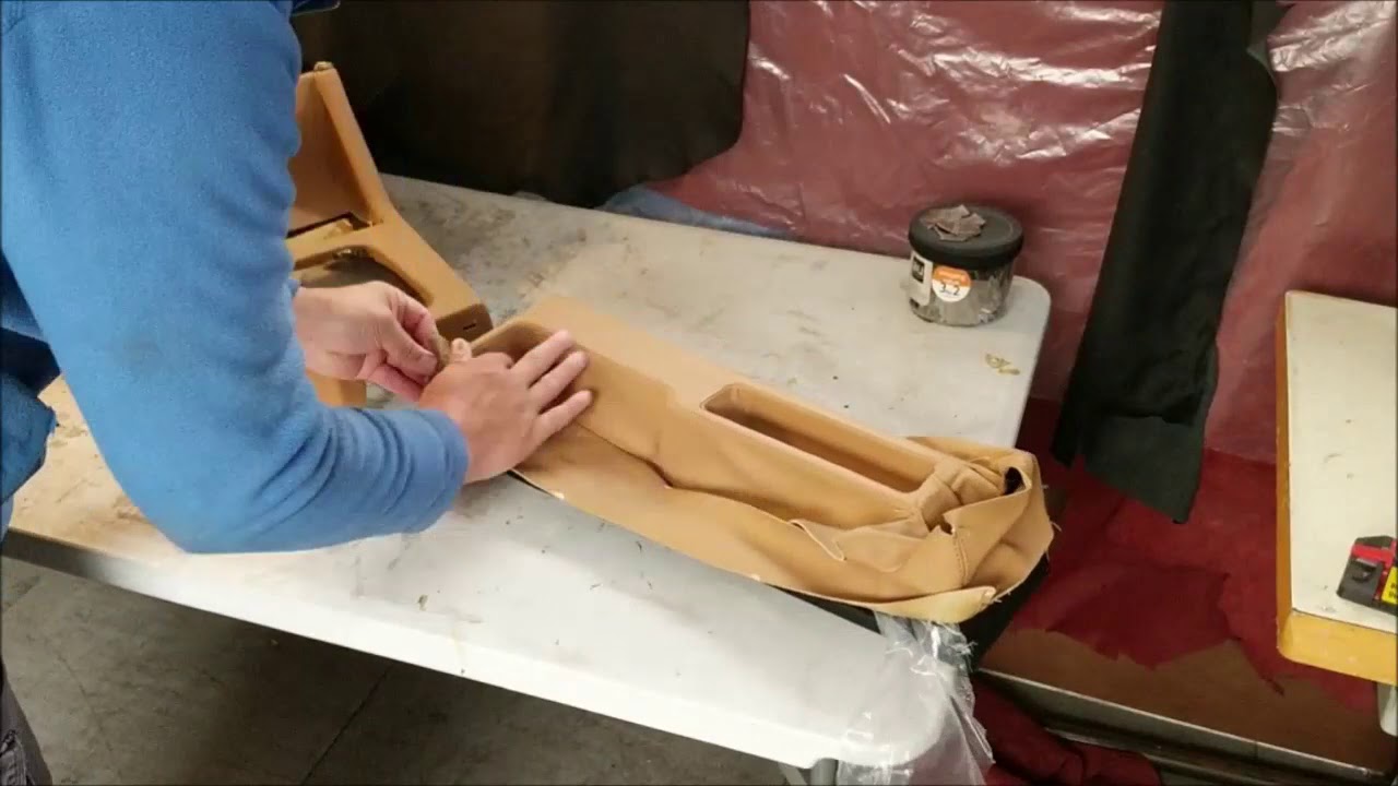 BMW e30. Centre Console Re-trimmed in Leather. Time-lapse 100s to 10s