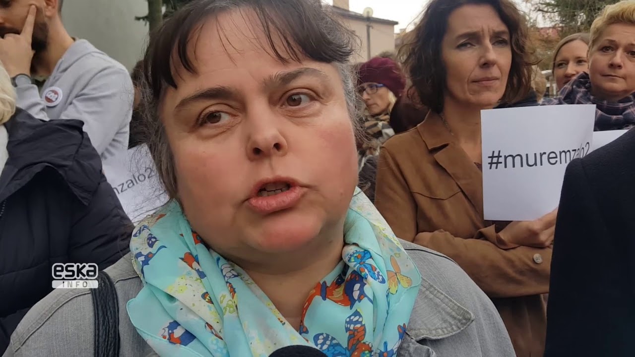 Protest przed II Liceum w Jaworznie [WIDEO: K.ZIÓŁKOWSKA-DĄBEK]
