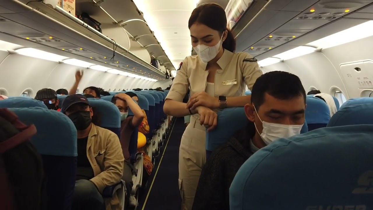 NAIK SUPER AIR JET AIR BUS A320 JAKARTA-MATARAM