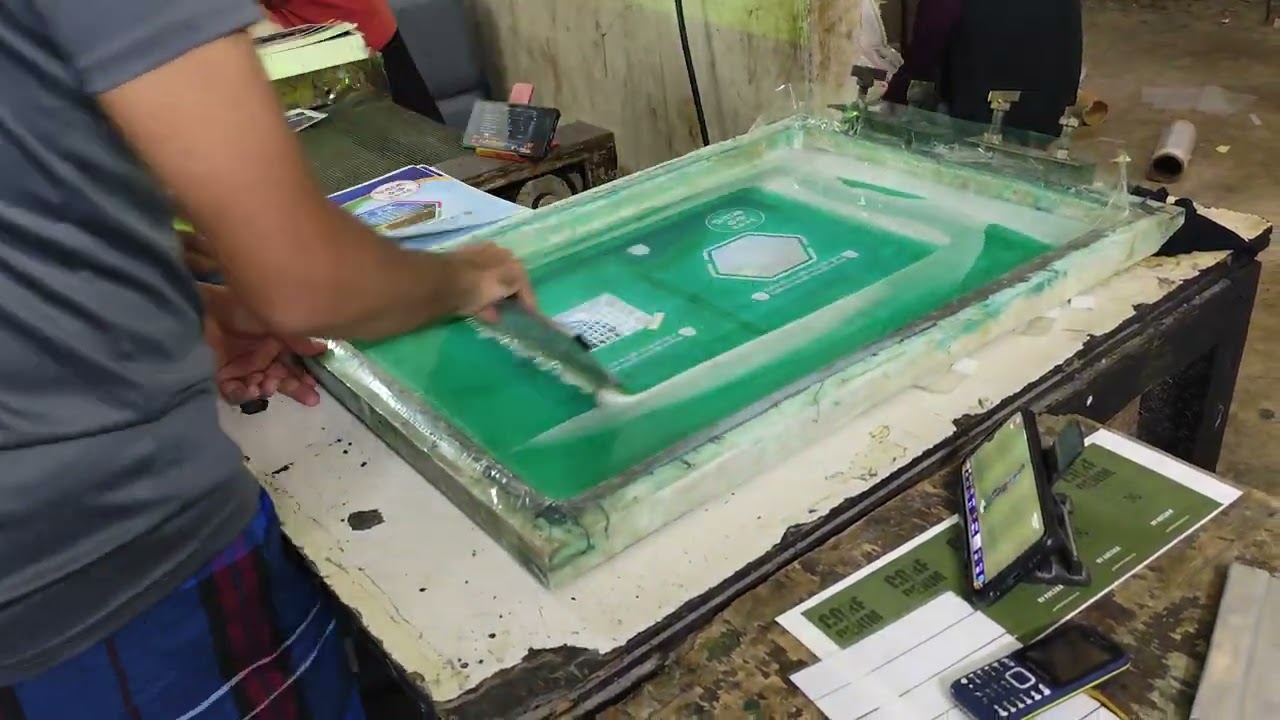 দেখুন কিভাবে স্ক্রিনপ্রিন্ট করা হয়। #board #screenprinting 