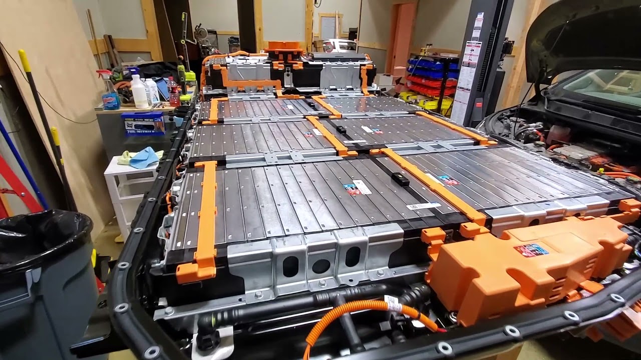 First look INSIDE a Chevy Bolt recall replacement battery!