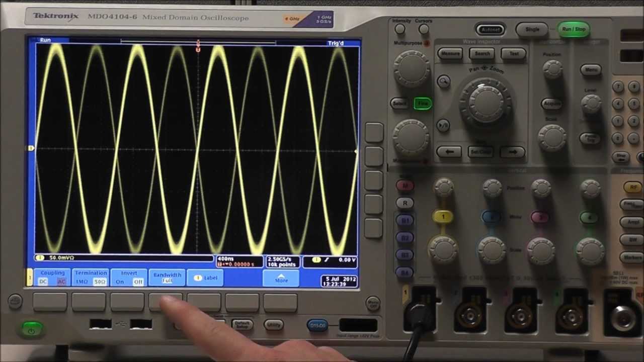 How to reduce noise on a captured signal on an oscilloscope