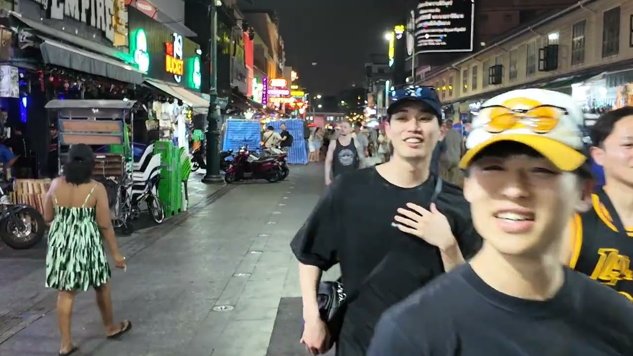 🇹🇭 Walking on the road KHAOSAN BANGKOK