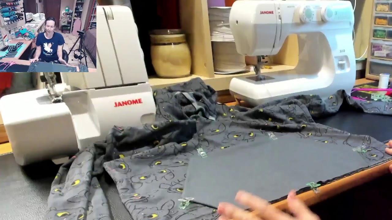 ArfyMakes - adding pockets to random things livestream