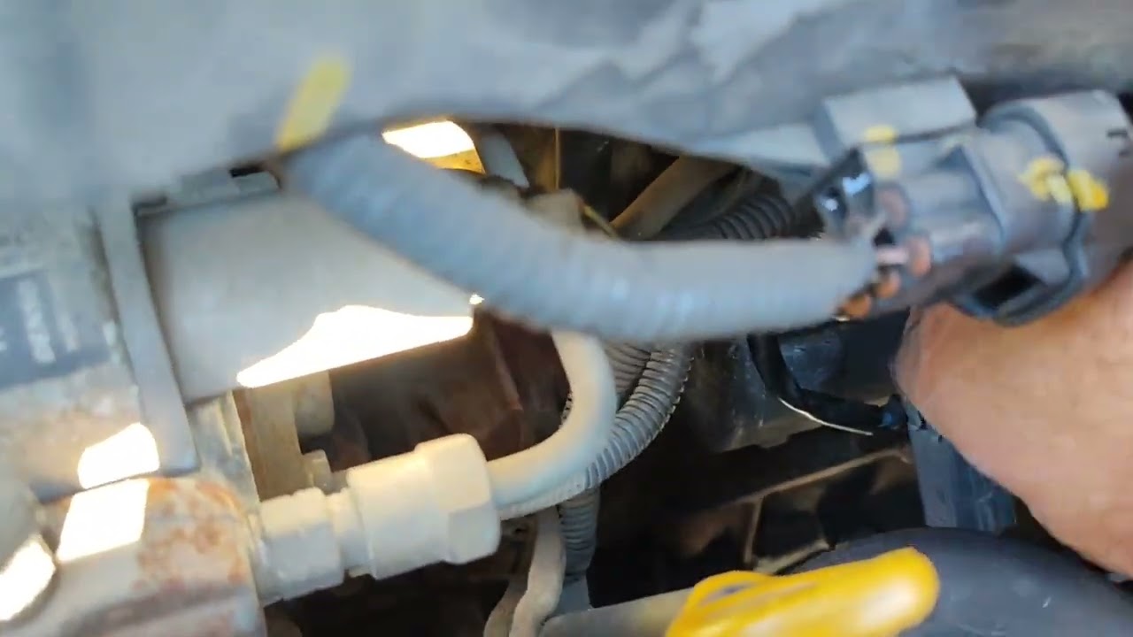 Cómo cambiar motor de arranque muy fácil 