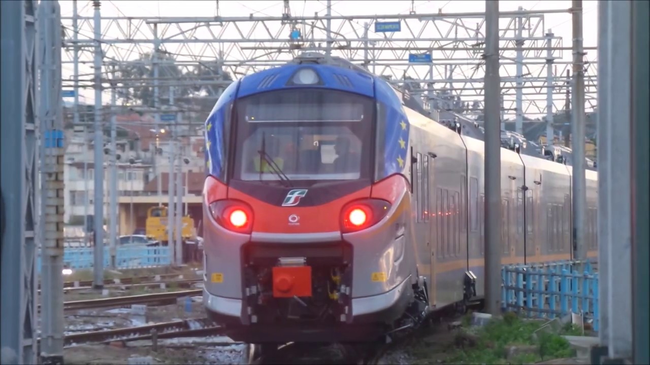 Tra il continente e la Sicilia; Stazione di Villa San Giovanni.