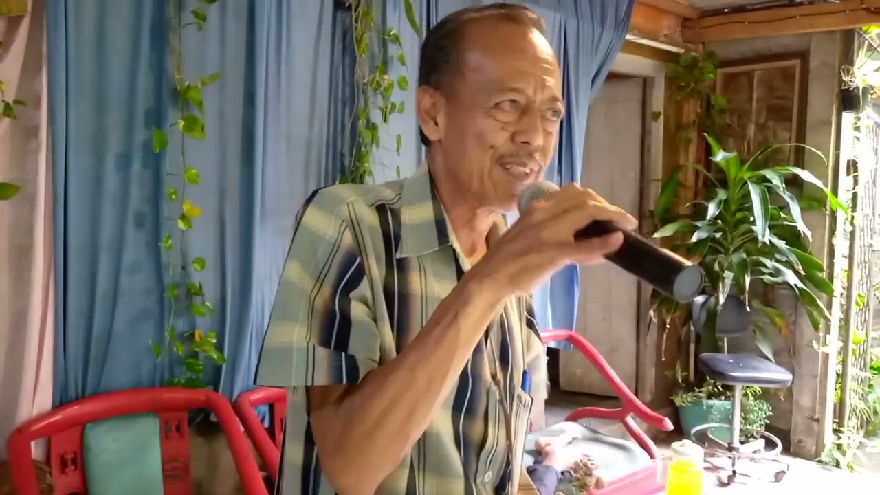 Rangkaian Melati ( Sundari Soekoco) by Venantius Likpur