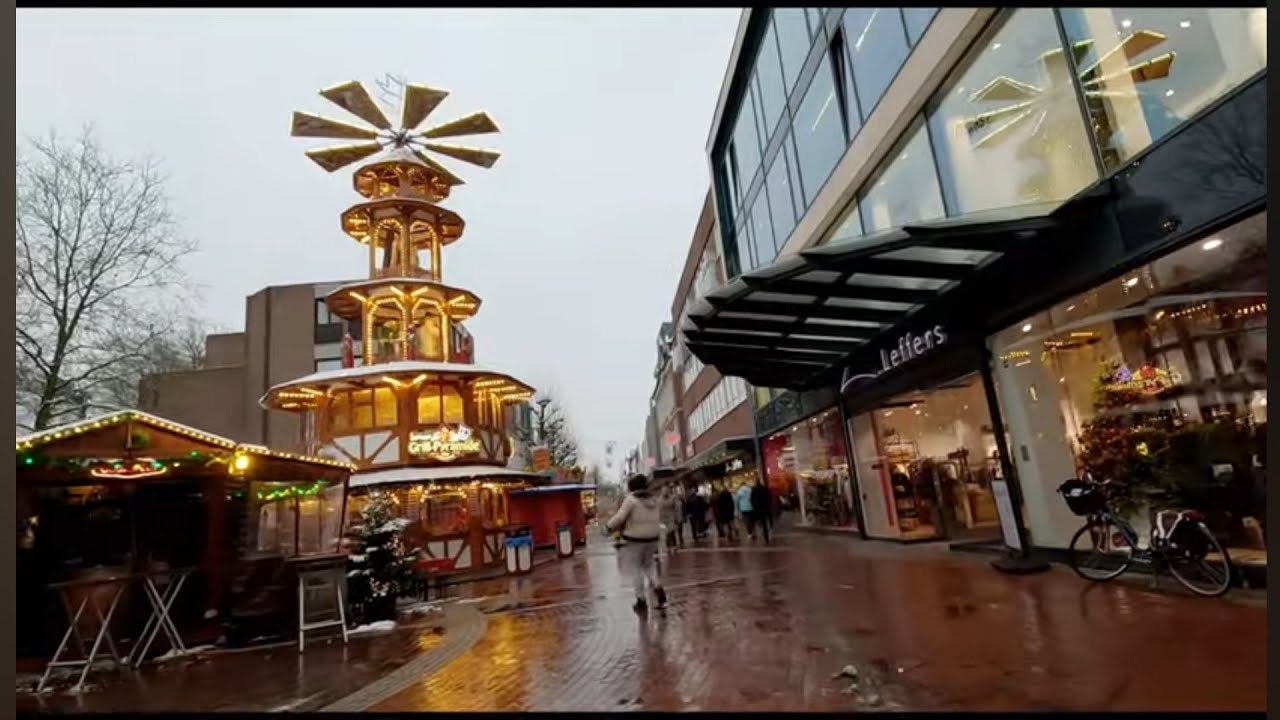 Weihnachtsmarkt in Leer, Ostfriesland , City life 2023
