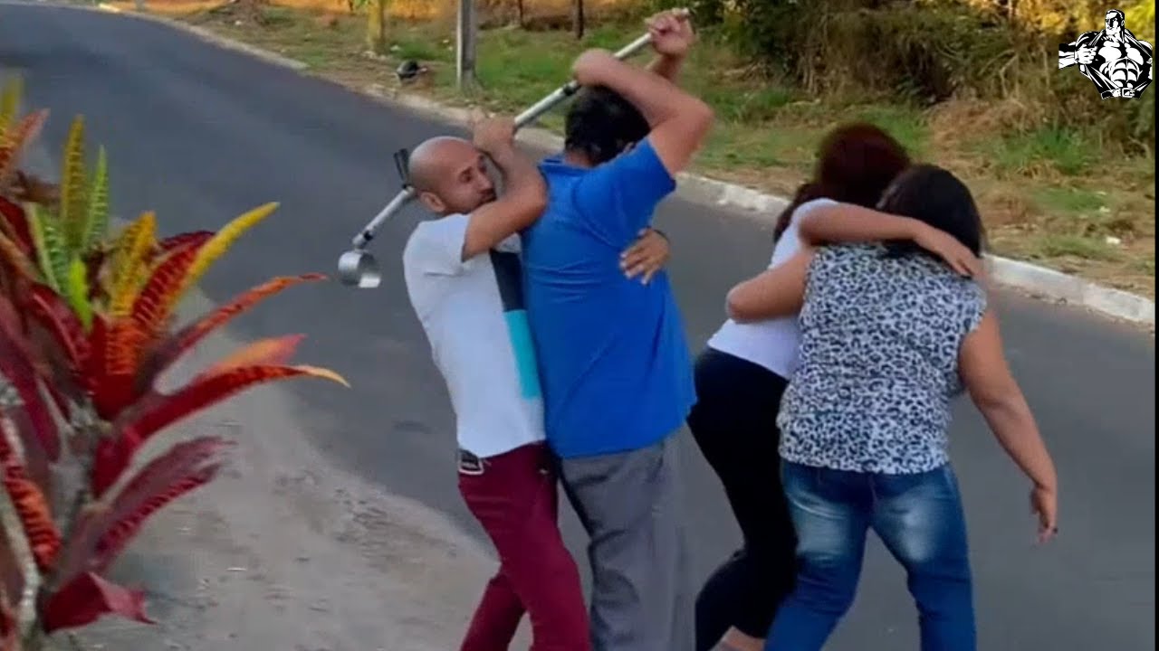 Mulher tenta ajudar e veja o que aconteceu 💔😭