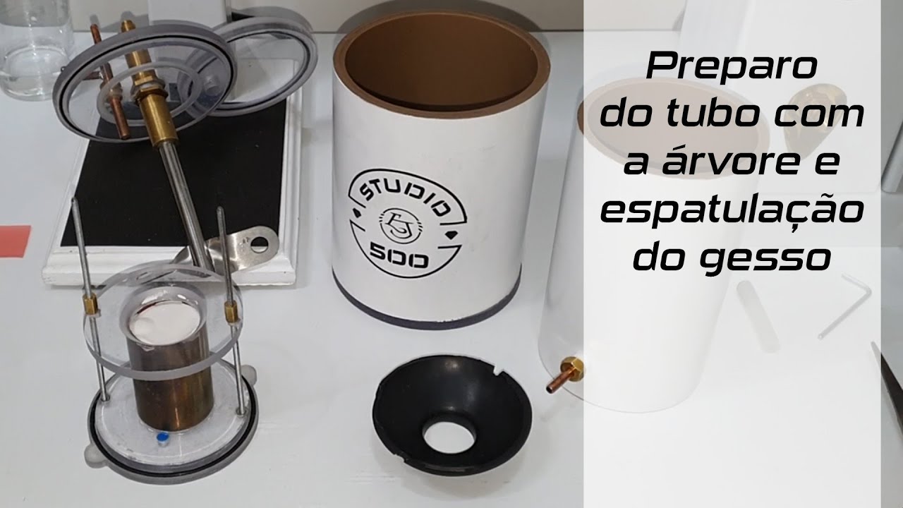 Preparo do tubo com a árvore e espatulação do gesso