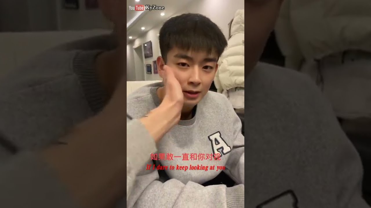 (Eng Sub) What do you think Alex (Hao Yudi) is seeing on his Smartphone?