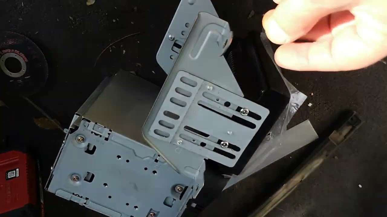 Mounting 98' LX470 Aftermarket Head Unit (Stereo) RHD Install