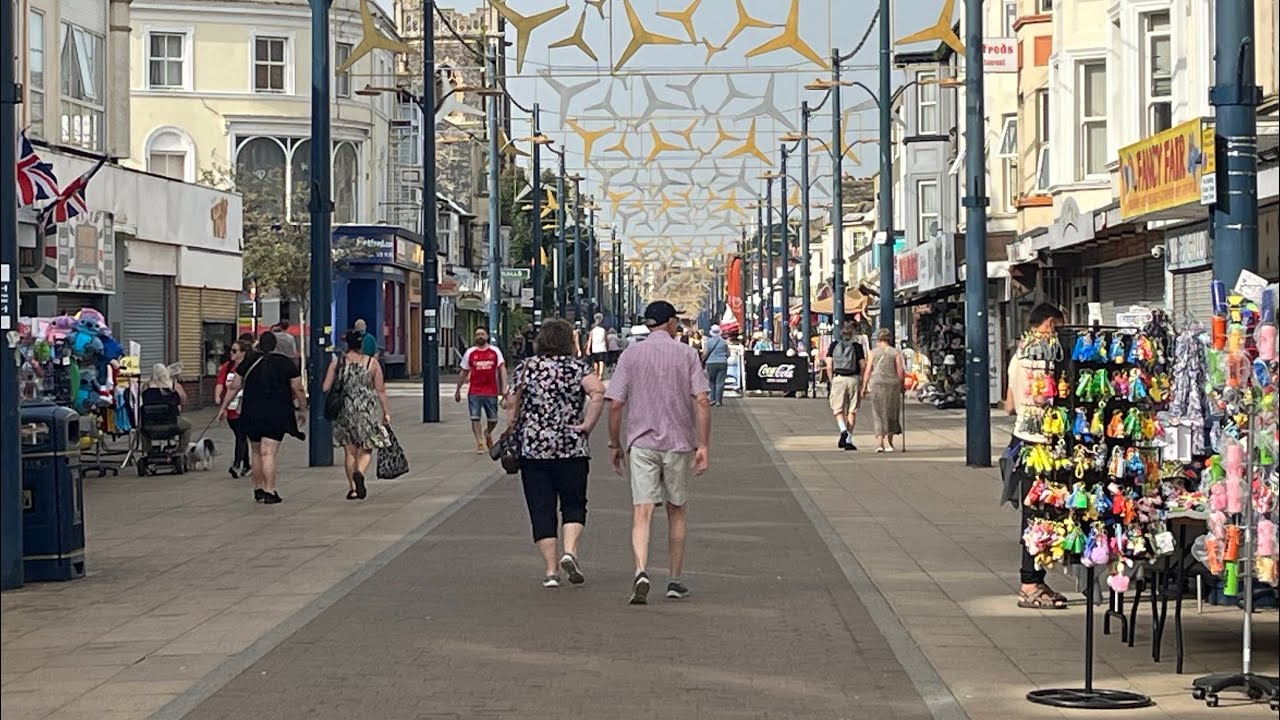 Great Yarmouth - Regent Road and the market place -#youtube #video #subscribe #viralvideo #fun