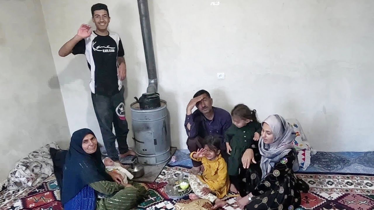 Nomads and amazing shopping: A girl who surprises her mother with her unwavering determination