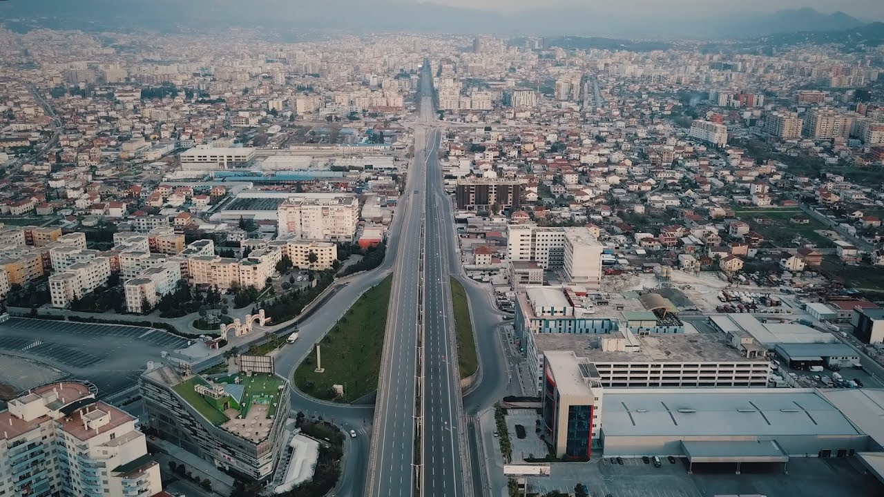 Autostrada Tiranë-Durrës si kurrë më parë, për shkak të COVID-19 | Dron