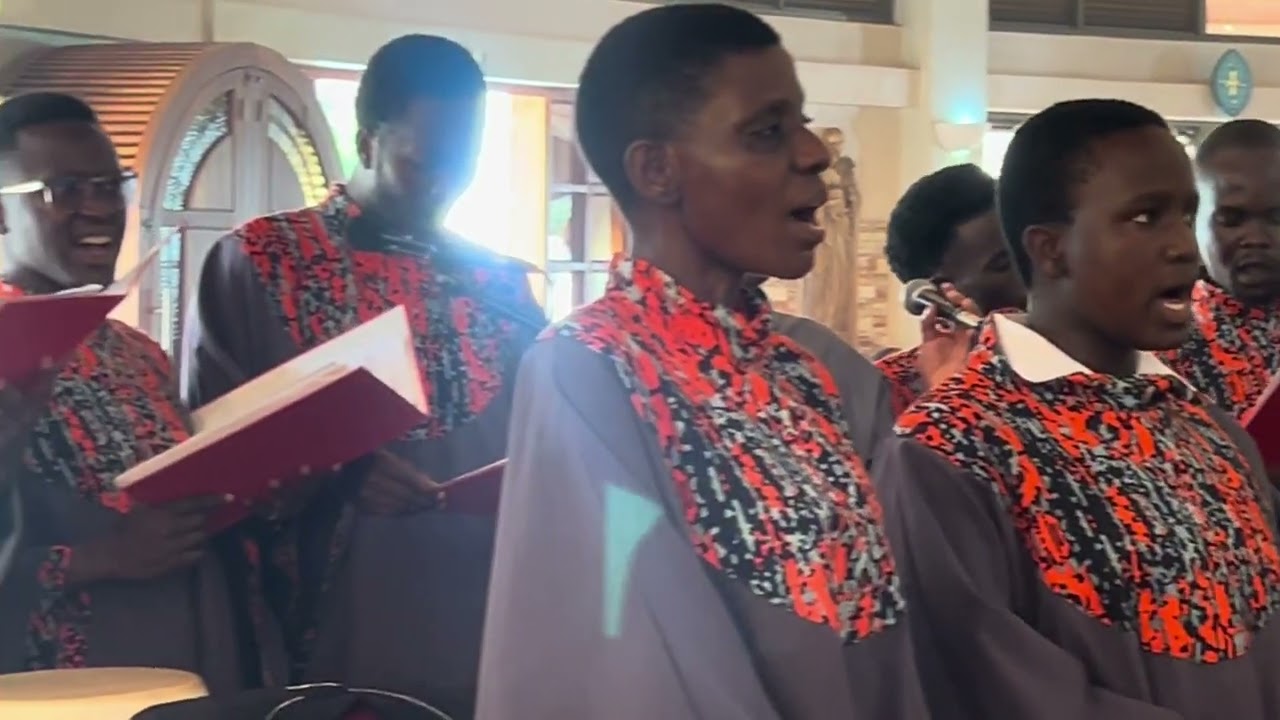 Katonda yezu  owekisa/ Fr Charles Kabanda/ st Francis choir Munyonyo Basillica Uganda 