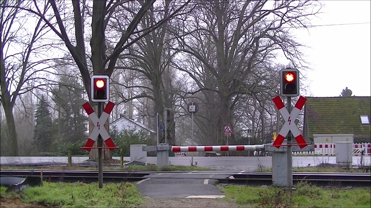 Bahnübergang Haldern (Rees) // German Railroad crossing // Duitse Spoorwegovergang