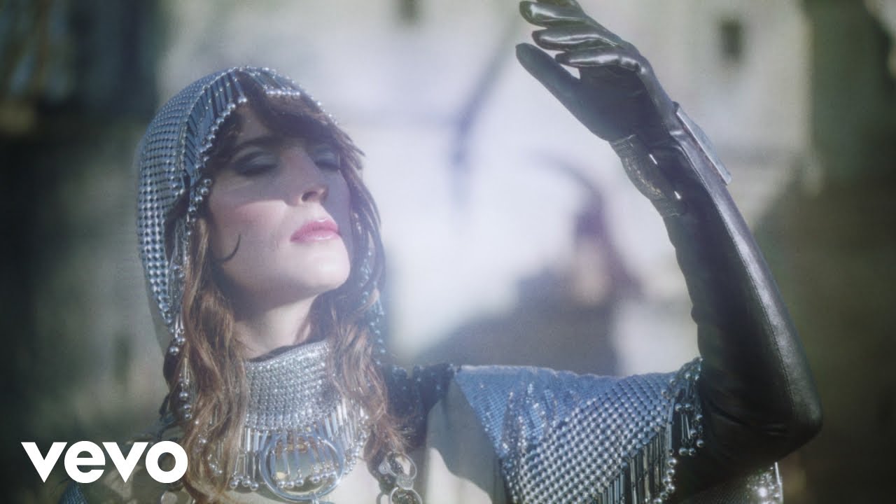 Flora Fishbach - Presque beau (Clip officiel)