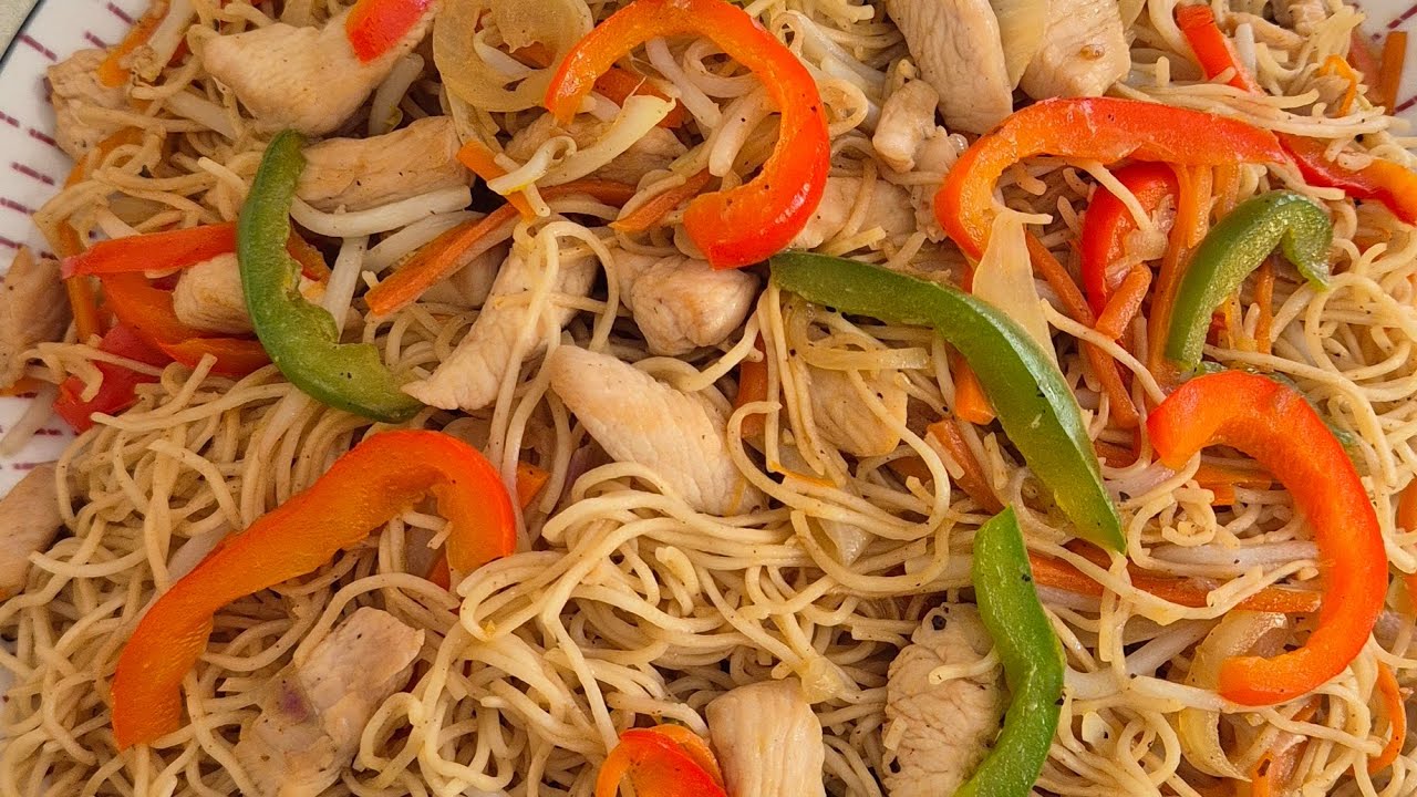Cuộc sống Pháp/mì xào gà,bò món ăn đơn giản cho ngày bận rộn nhanh gọn lẻ đây,mời cả nhà cùng ăn ạ❤️