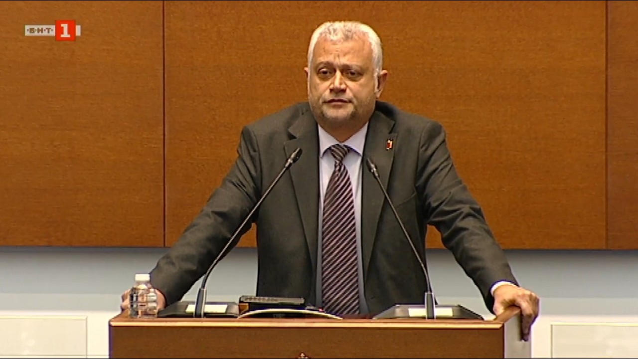 Министър Емил Дечев в парламента: Не приемам идеята, че МВР трябва да се управлява като корпорация