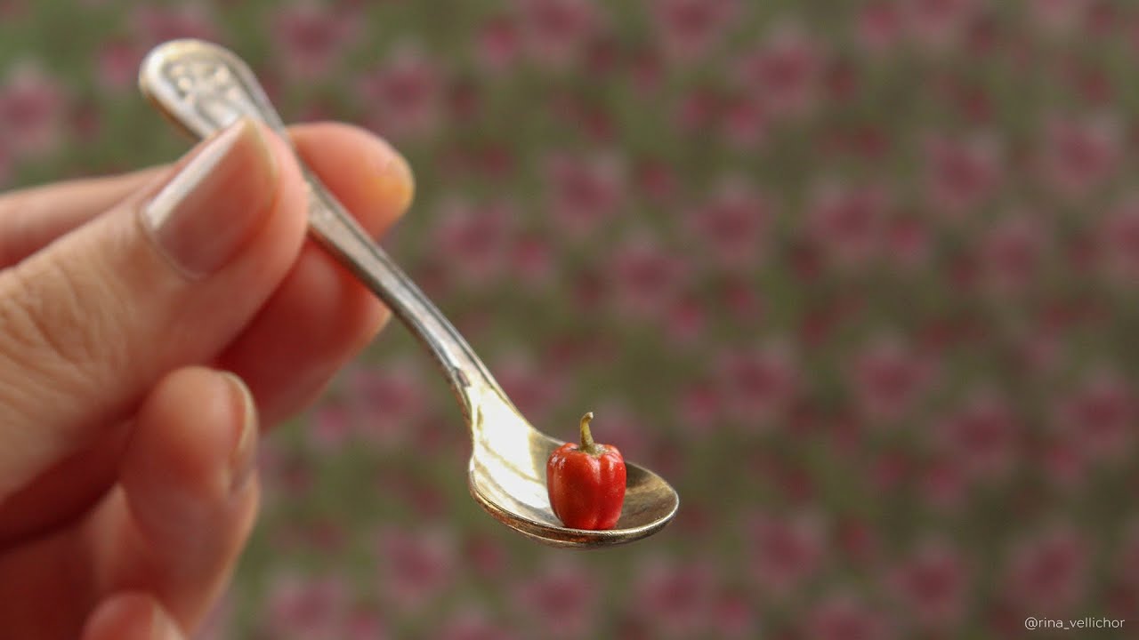 Miniature realistic pepper for a dollhouse 🌶 Polymer clay tutorial.