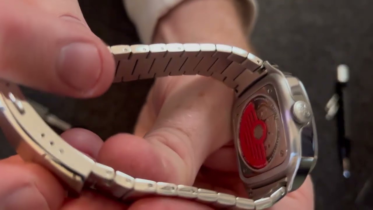 Installing and resizing the Crossroads bracelet