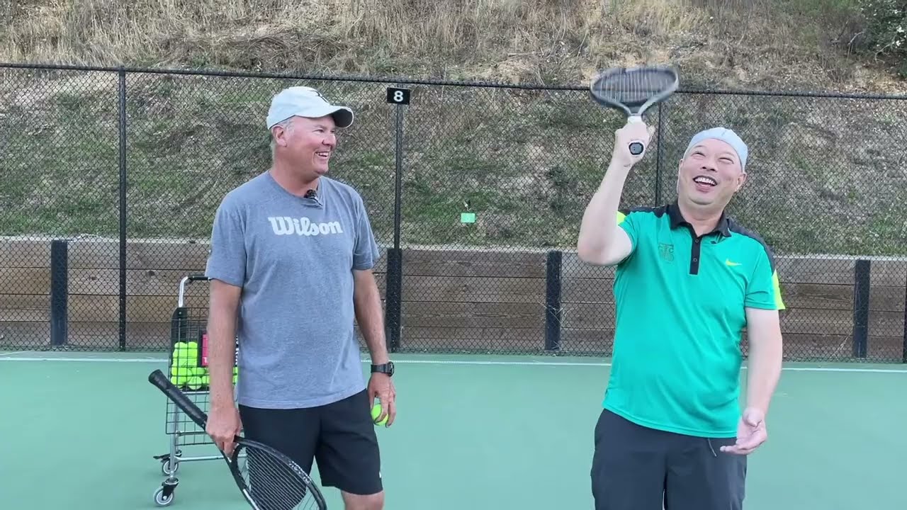 HOW TO HIT A SIMPLE TENNIS SERVE THE RIGHT WAY