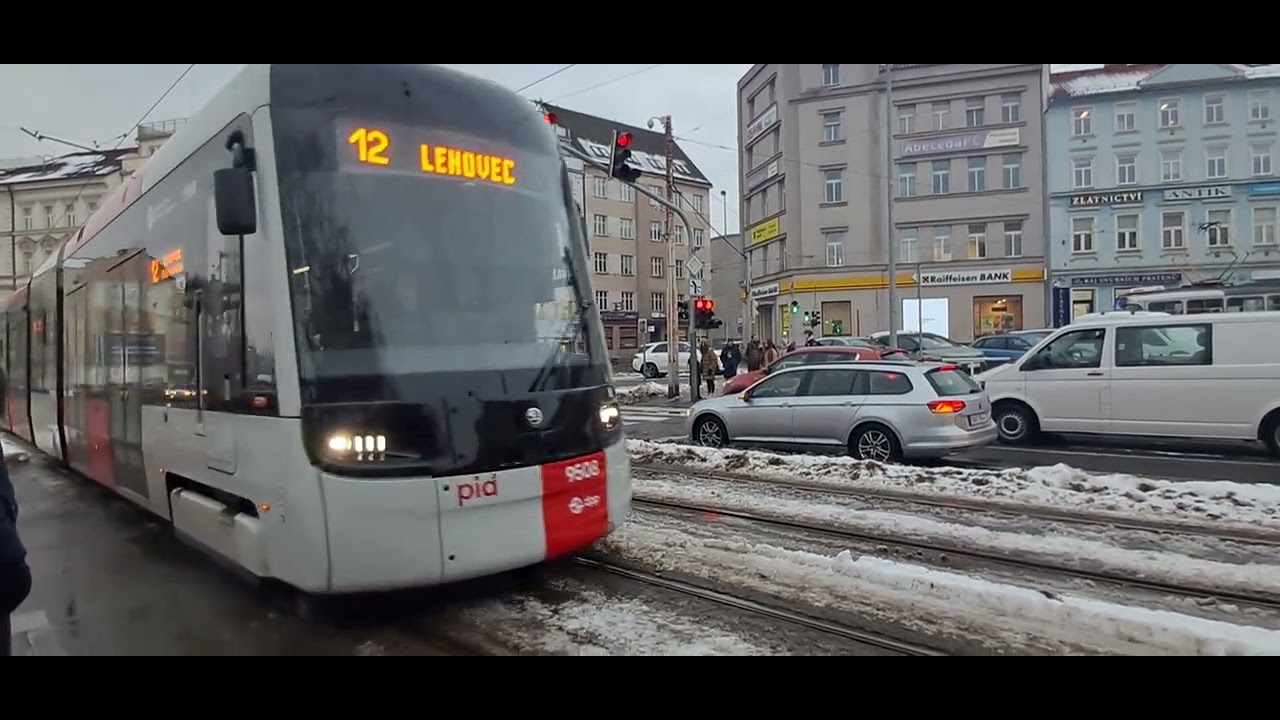 Příjezd 52T 9508 do zastávky Vysočanská 