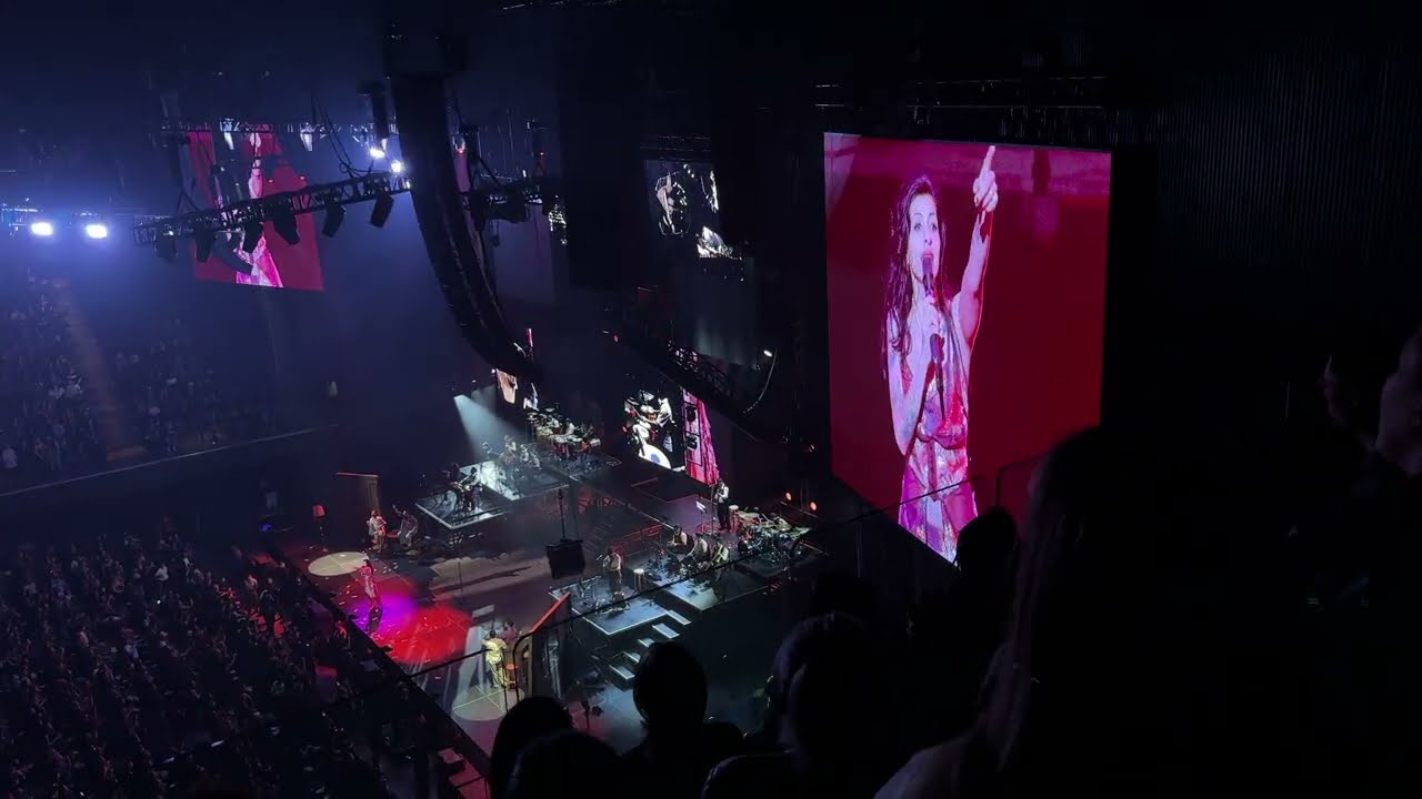 Cazzu, Los Angeles Azules - Tu y tu [MOVISTAR ARENA 14/9/2025] [4K]