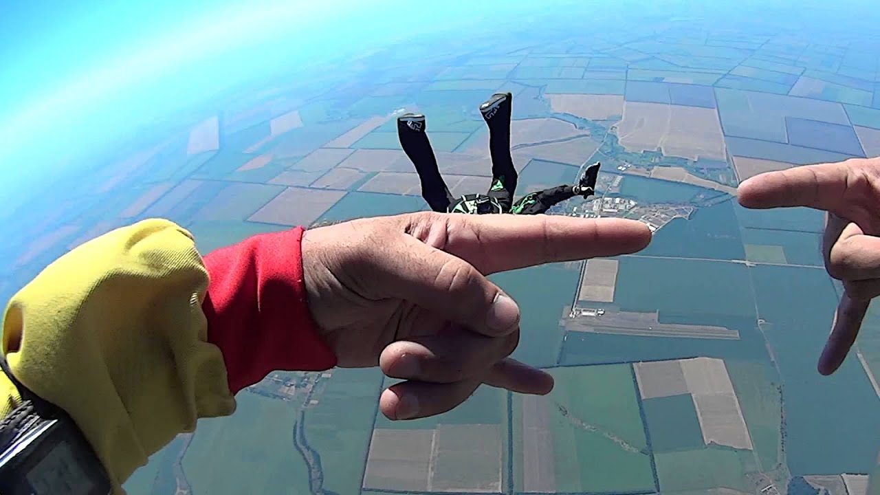 Kat Titova оператор за работой azov-sky.com.ua