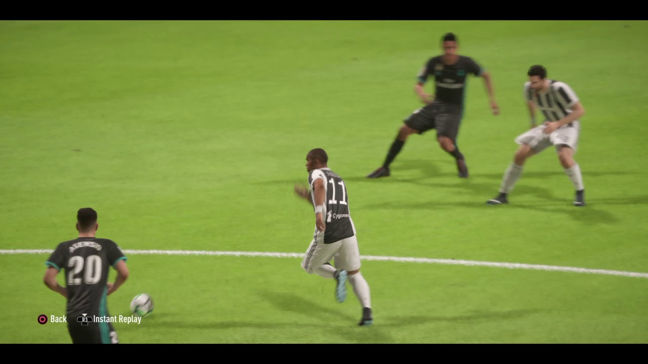 FIFA 18 - Goal from half field