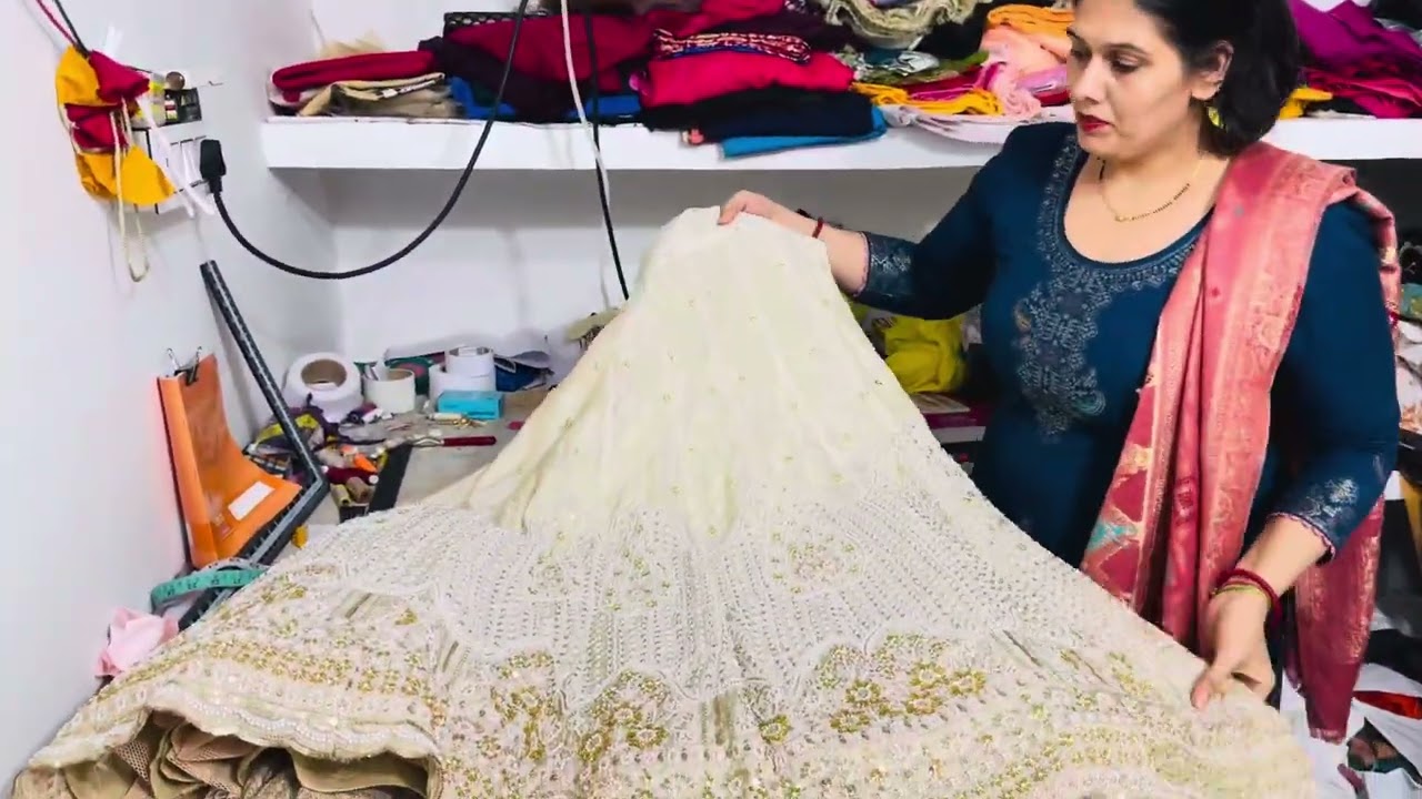 बहुत ही सुंदर लहँगा बना है ❤️-9667308066.#fashion #lehnga #royal #trend