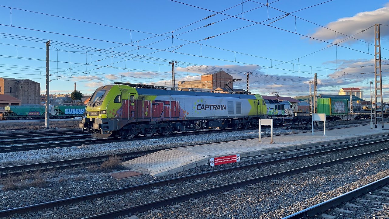 Captrain + JSV cambio de locomotora en Medina del campo.