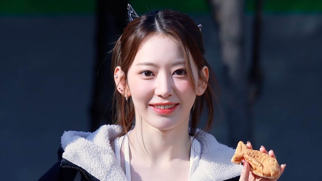 221120 르세라핌 사쿠라 '미니팬미팅' 직캠 LE SSERAFIM Sakura 4k Fancam @Mini Fanmeeting