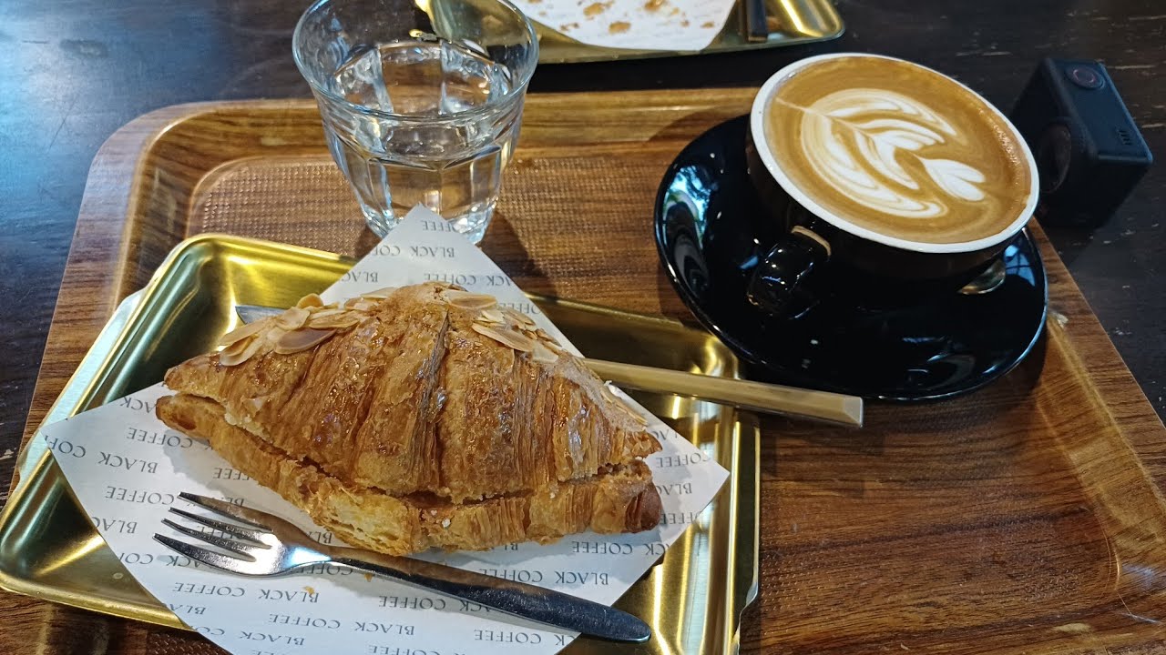 ອອກມາດື່ມກາເຟຍາມເຊົ້າທິ່Black Coffee ☕️ 