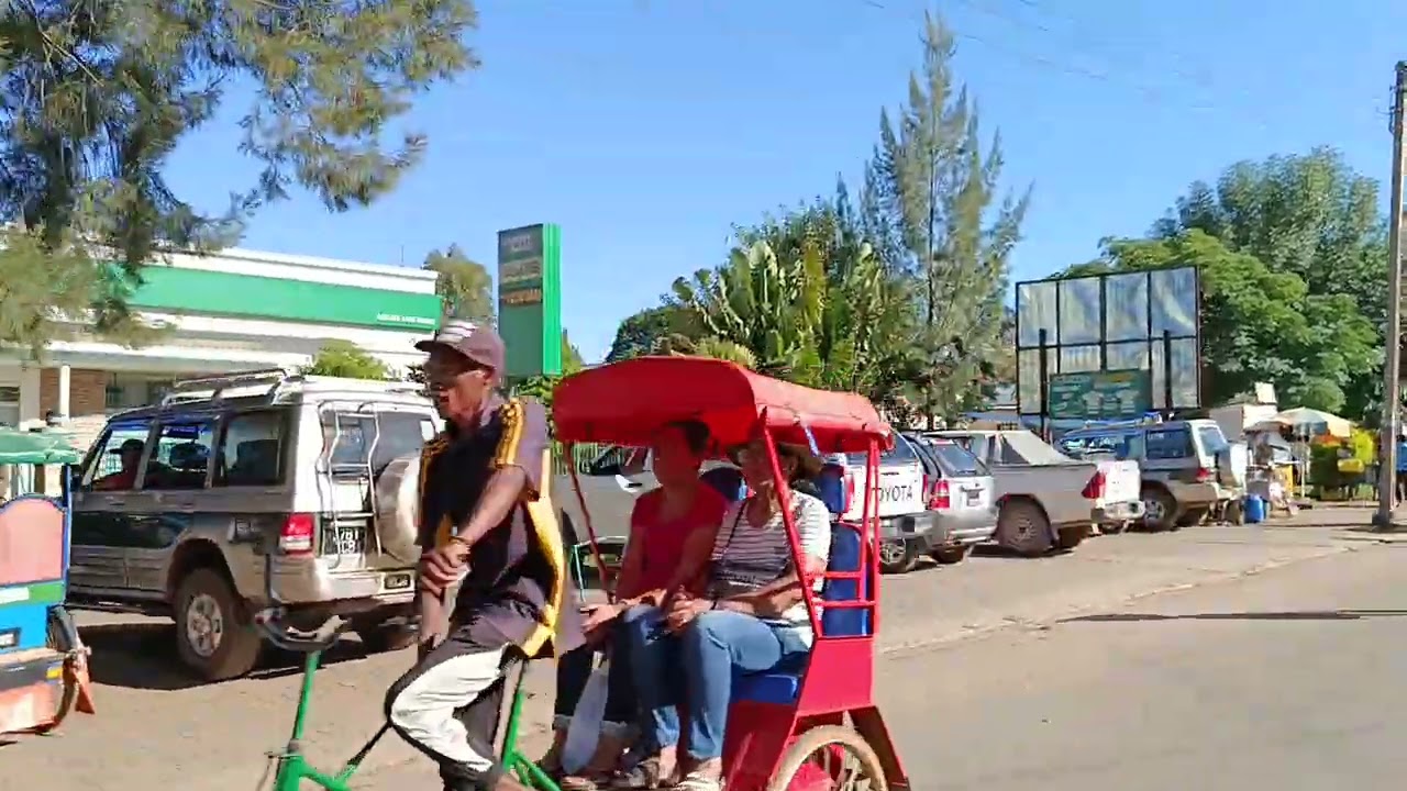 Avaratsena by Andranomafana Tsarasaotra to Antsenakely - Streets view of Antsirabe Madagascar 