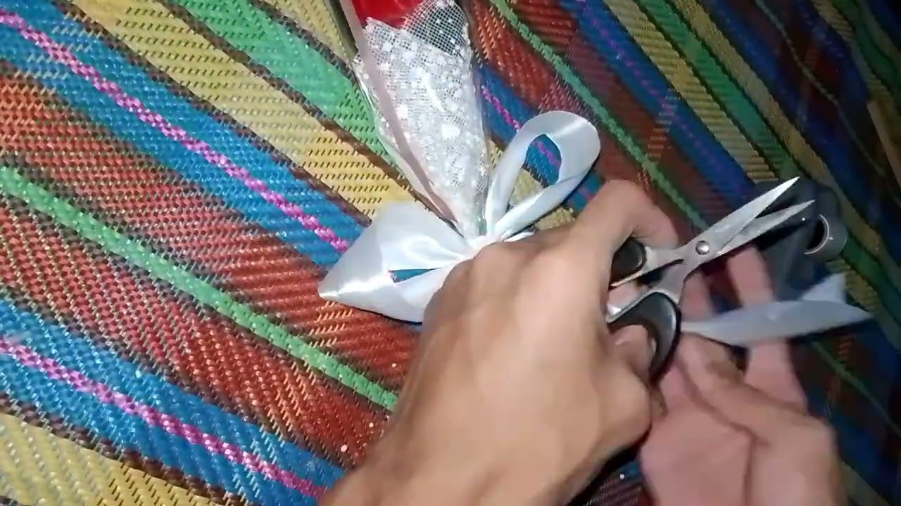 Wrapping a Single Flower #nocopyrightmusic #CraftyVated #fuzzywireflowers 